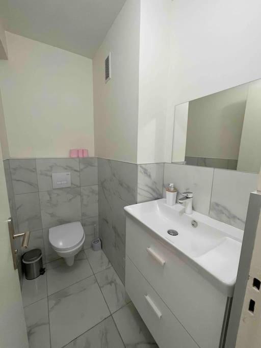 3 Pieces Apartment A Juan-Les-Pins Antibes Extérieur photo